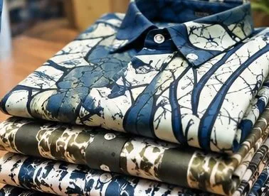 Folded box fit shirts in navy, olive and ink prints